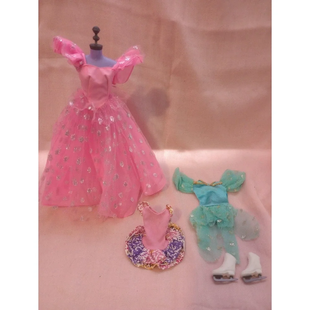 Vintage Barbie Clothes Lot Ice Capades 1989 Walmart 30th MMPR Pink Dress Skates